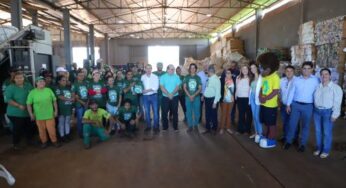 VIDEO: Marcel Micheletto entrega dois caminhões, uniformes e 20 Ecopontos para ACAMAR