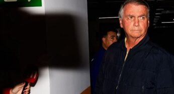 Moraes decreta prisão domiciliar de Jair Bolsonaro; PF faz buscas na casa do ex-presidente