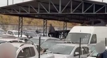 Jovem tenta fugir correndo por cima de carros no depósito da Receita Federal