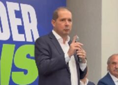 VÍDEO: Saída em bloco: Micheletto e 52 prefeitos deixam o PL no Paraná