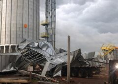 Ventania destrói silo em construção em Itaipulândia
