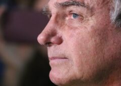 Bolsonaro enfrenta risco de morte após pior quadro de pneumonia, dizem médicos