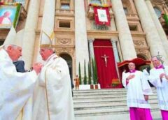 Há 12 anos, Papa Francisco e Bento XVI celebravam canonização de João Paulo II e João XXIII