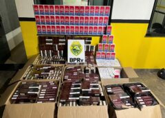 Polícia apreende 800 pacotes de cigarros e 160 celulares em abordagem na PR 317, em Toledo