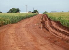 Iniciada obra de asfaltamento rural na Estrada Barreiro