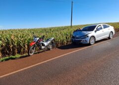 Colisão traseira entre carro e motocicleta deixa duas pessoas feridas na PR-239, em Assis Chateaubriand