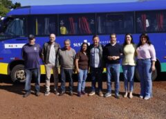 Elton Welter entrega micro-ônibus com acessibilidade para transporte de pacientes em Assis Chateaubriand