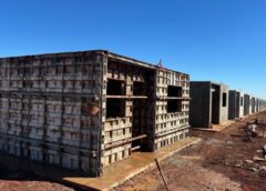 Construção de 32 moradias no Encantado do Oeste avança e deve ser concluída até dezembro