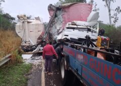 Caminhões batem após veículo perder freios na PR-485 entre Cafezal do Sul e Pérola