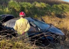 Motorista perde controle durante ultrapassagem e capota carro na PR 486